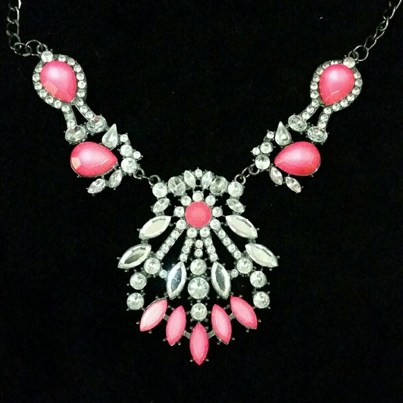 5/$20 - Pink Rhinestone Statement Necklace - Picture 2 of 5